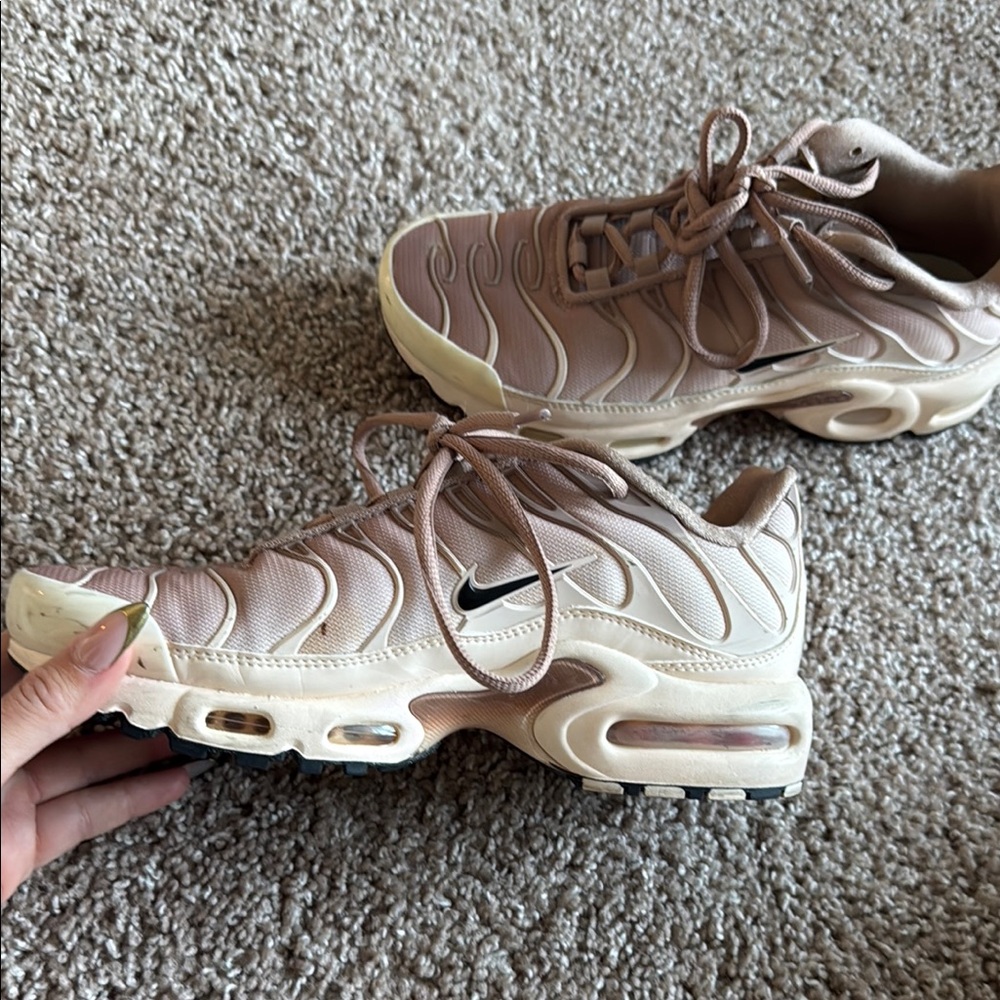 Nike Women's Tan Sneakers